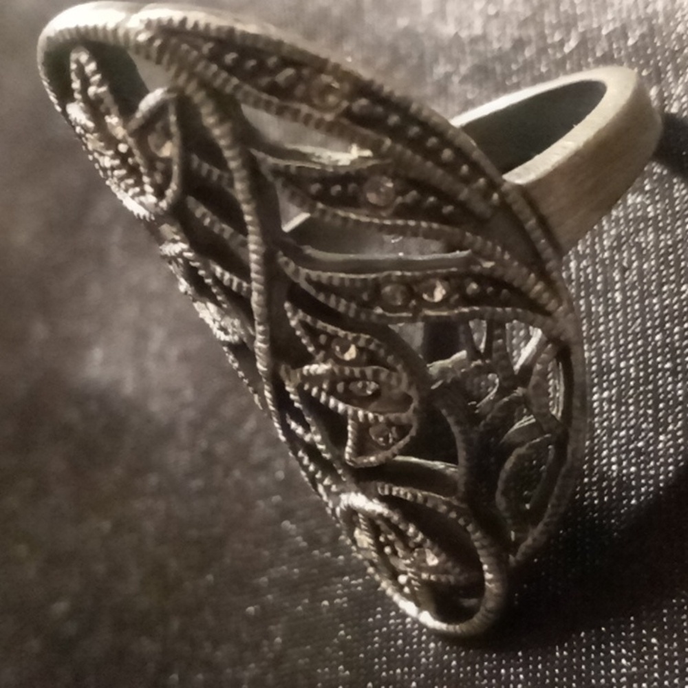 Fillagree style ring with marcasite statement ring in Pewter. Size 8